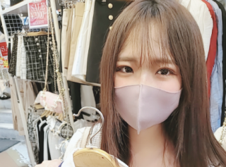 A Junior Girlfriend Who Is Fair-skinned And Has Good Sensitivity She Listens To Her Boyfriends Complaints