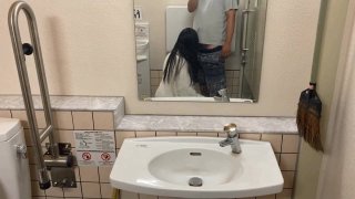 A Part-Time Worker At The Company, A Pregnant Woman Who Really Has No Money, Can Do Whatever She Wants In The Toilet In The Middle Of The Night Lol