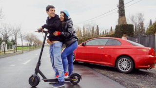 PublicPickups Sexy Scooter