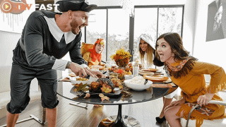 FamilyStrokes Thanksgiving Snatch Stuffing Brooklyn Chase, Rosalyn Sphinx