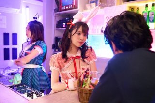 AM 02 00 Midnight Concafe Emo A Cute Tipsy Beauty And A Kissing Night Lima Arai